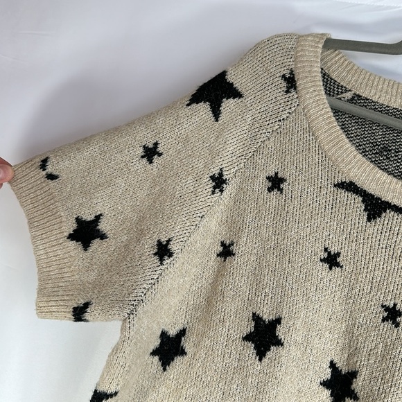 Torrid Cream & Black Star Knit Short Sleeve Tunic Soft Sweater - Picture 3 of 8